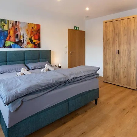 S-rooms Zimmervermietung 1,2 Lejlighed